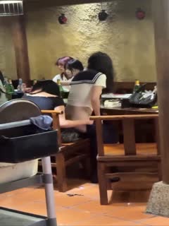 精神小妹喝多了 别说，屁股真白真润